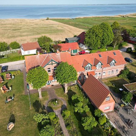 Hotel/Pension Bradhering Ahrenshoop Buitenkant foto
